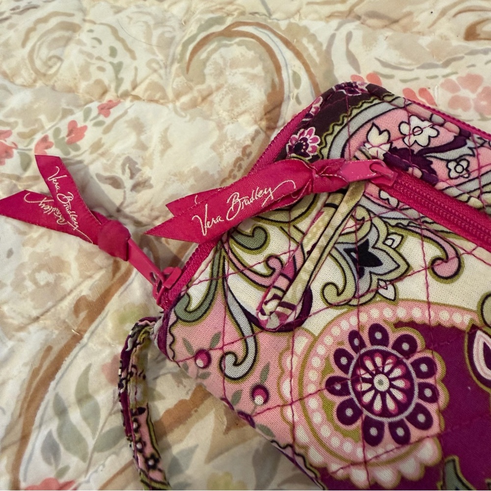 Vera Bradley Full Zip Wallet “Very Berry Paisley” Wristlet - Picture 2 of 7
